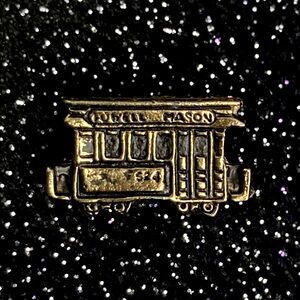 Vintage Powell Mason Cable Car Fisherman's Wharf Souvenir Lapel Pin